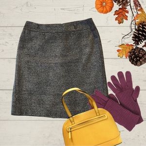 Ann Taylor Soft & Fuzzy Tweed Skirt | 8P (Fits slightly smaller)